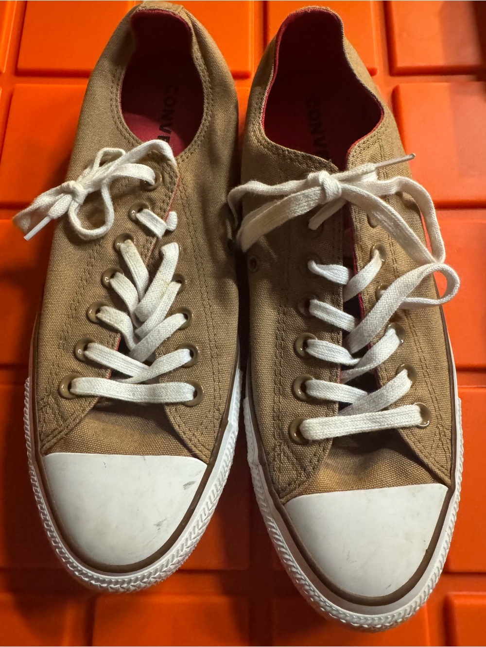 Converse All Star Low Top Sneakers Tan Men's 8.5 / Women's 10.5